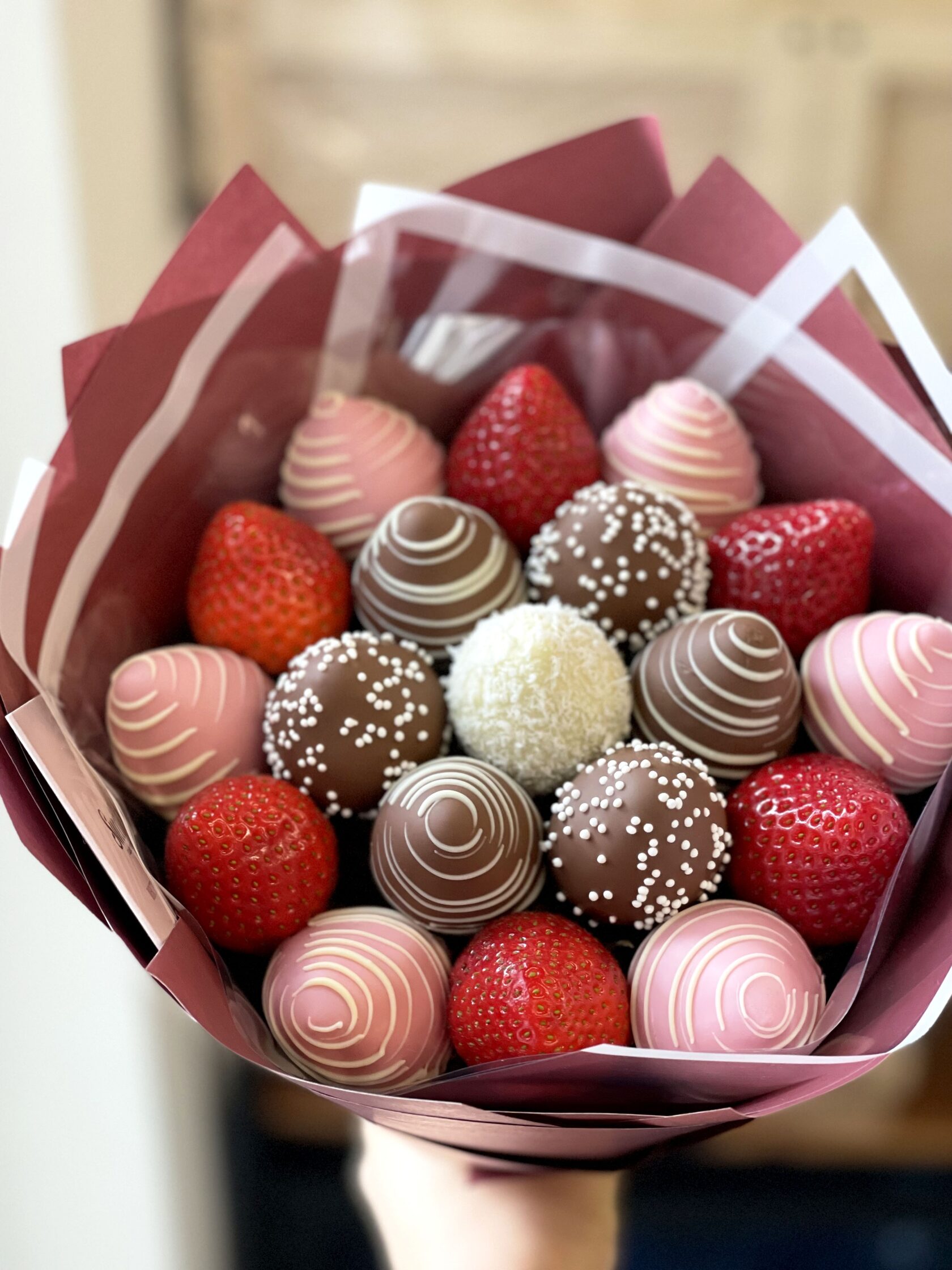 Клубника в шоколаде Адель