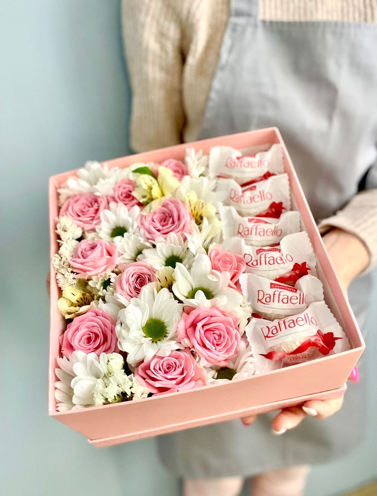 Подарочный набор Нежный букет, конфеты и шарики